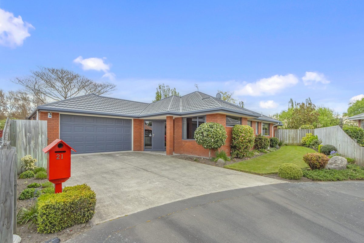 21 Langley Place, Belfast, Christchurch - Carousel 1