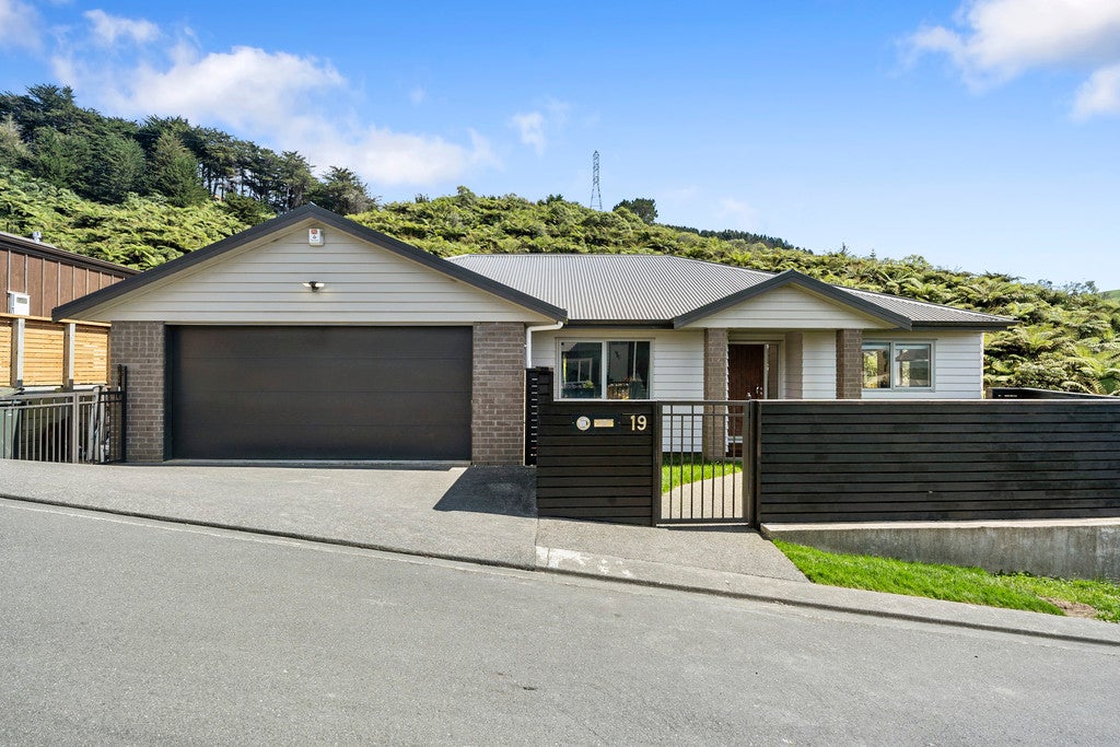 19 Tara Place, Belmont, Lower Hutt - Carousel 1