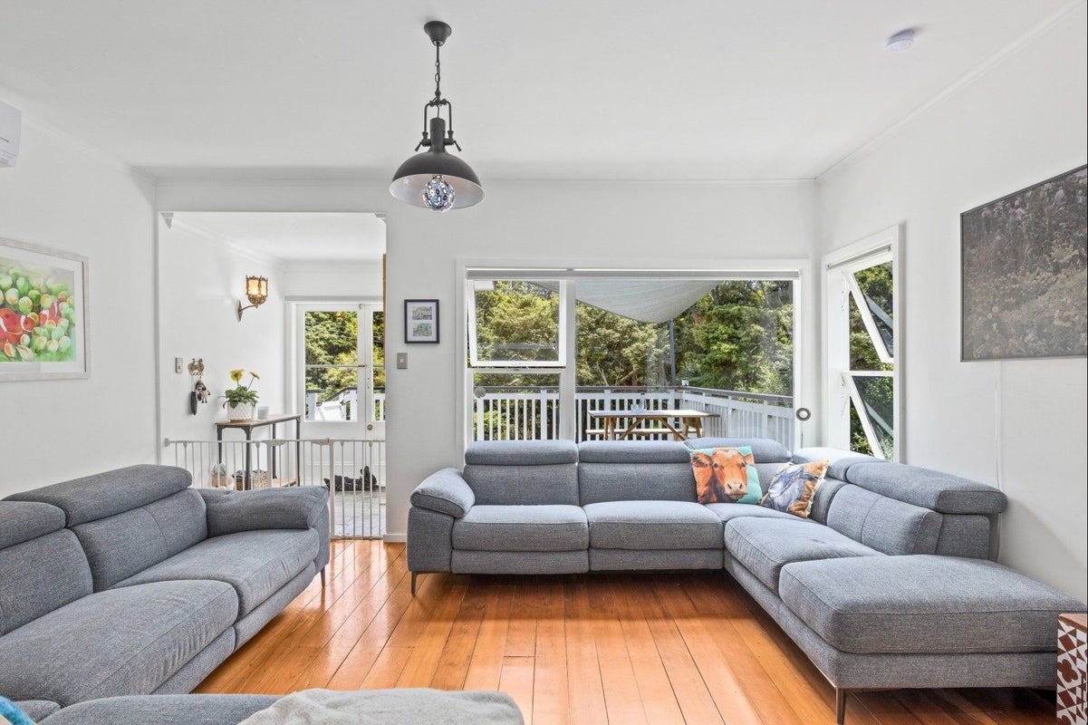 86A Upper Waiwera Road, Silverdale - Carousel 2
