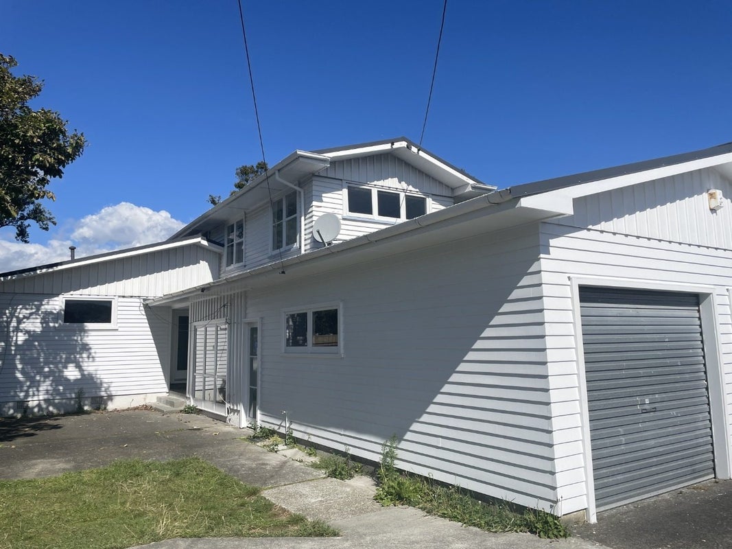 24 Cornwall Street, Hutt Central, Lower Hutt - Carousel 1