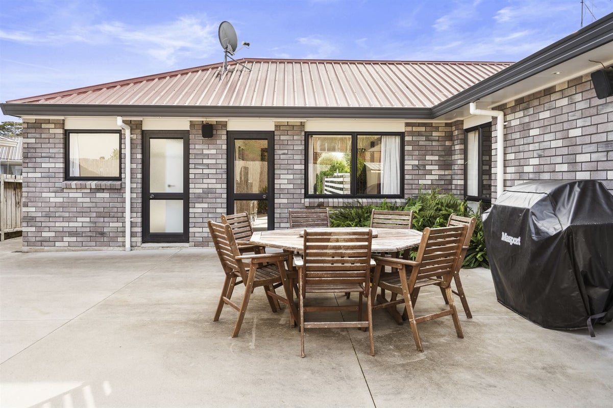 9 Hilliard Place, Leamington, Cambridge - Carousel 1