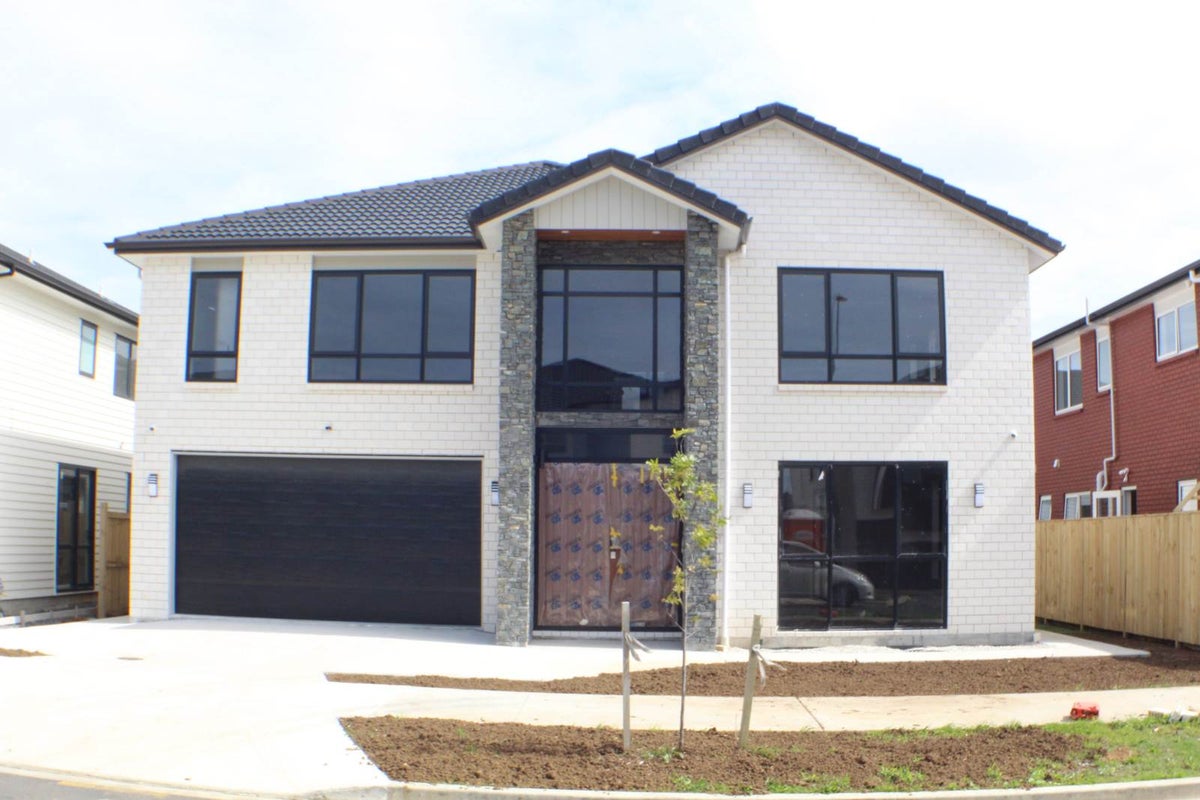 7 Uki Way, Flat Bush, Auckland - Carousel 1