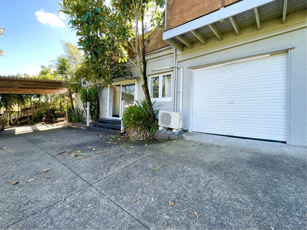 11A Rangeview Road, Sunnyvale, Auckland - Carousel 1