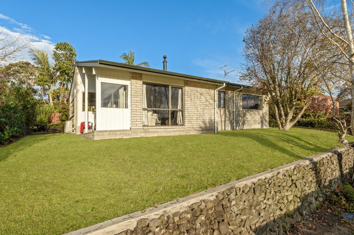 129A Hinewa Road, Otumoetai, Tauranga - Carousel 1