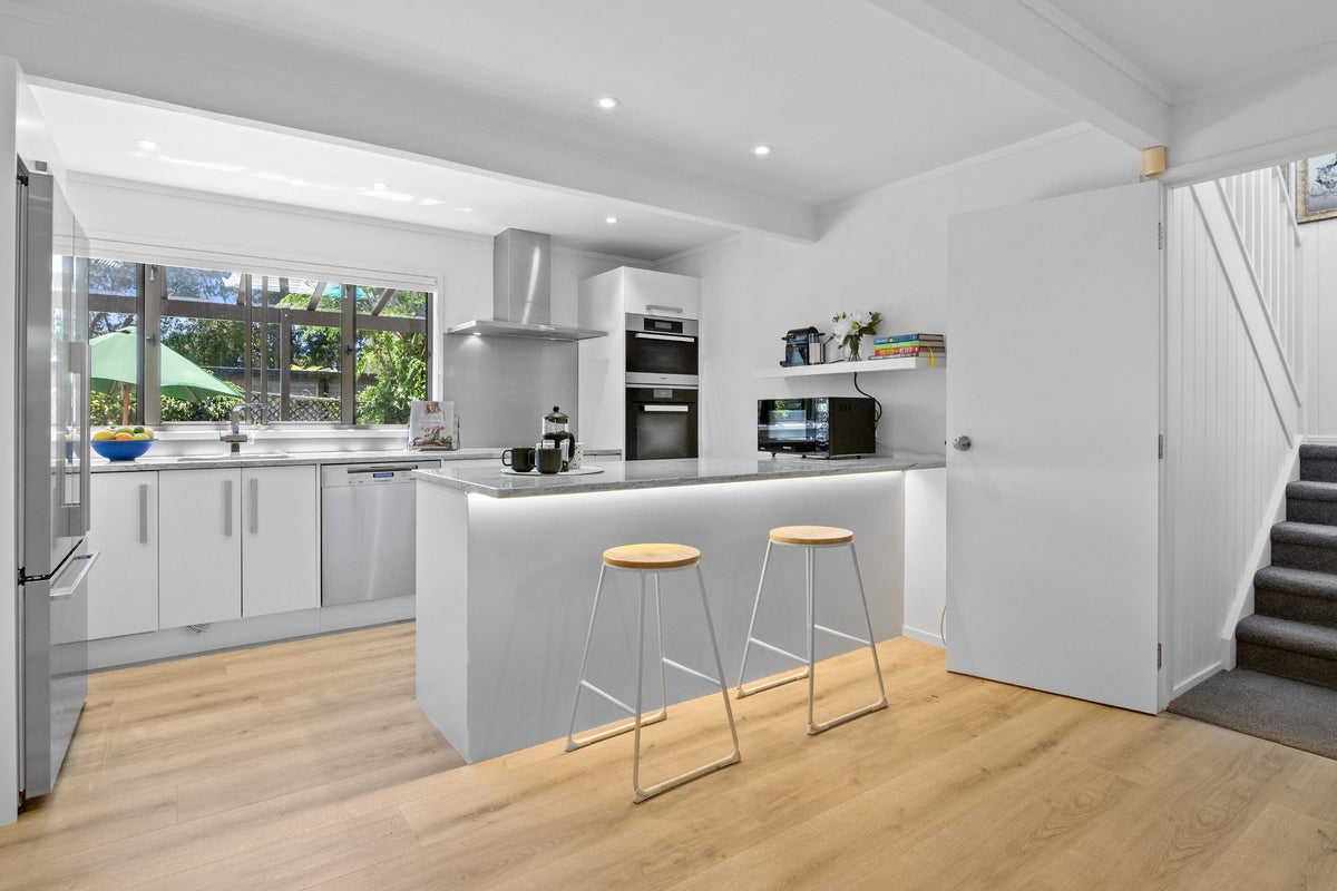 89A Hebron Road, Waiake, Auckland - Carousel 2