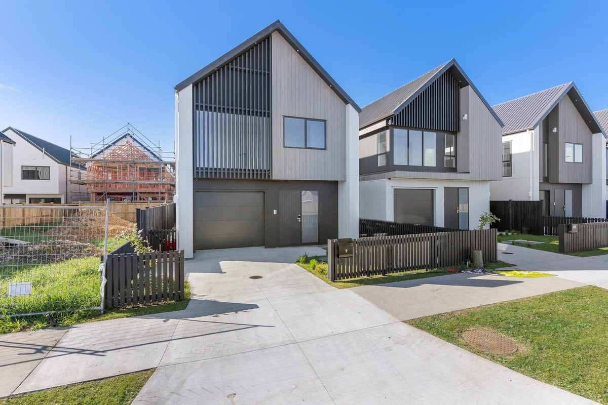 9 Shropshire Street, Karaka, Papakura - Carousel 23