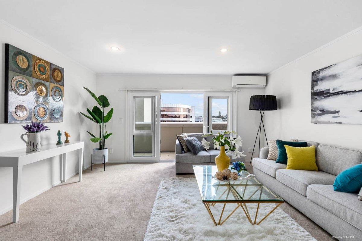 43/118 Broadway, Newmarket, Auckland - Carousel 1