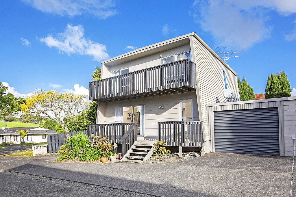 1/11 Imogene Way, Half Moon Bay, Auckland - Carousel 1