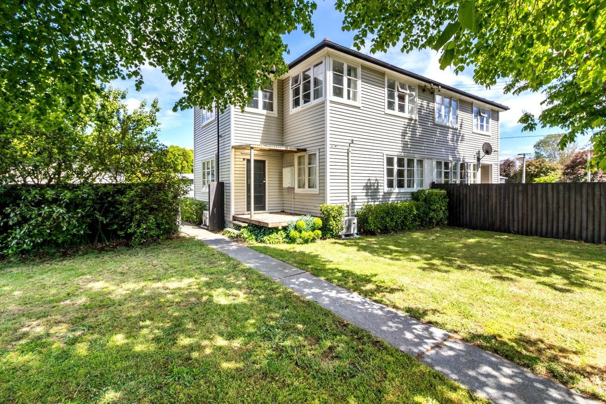 15 Attlee Crescent, Bryndwr, Christchurch - Carousel 1