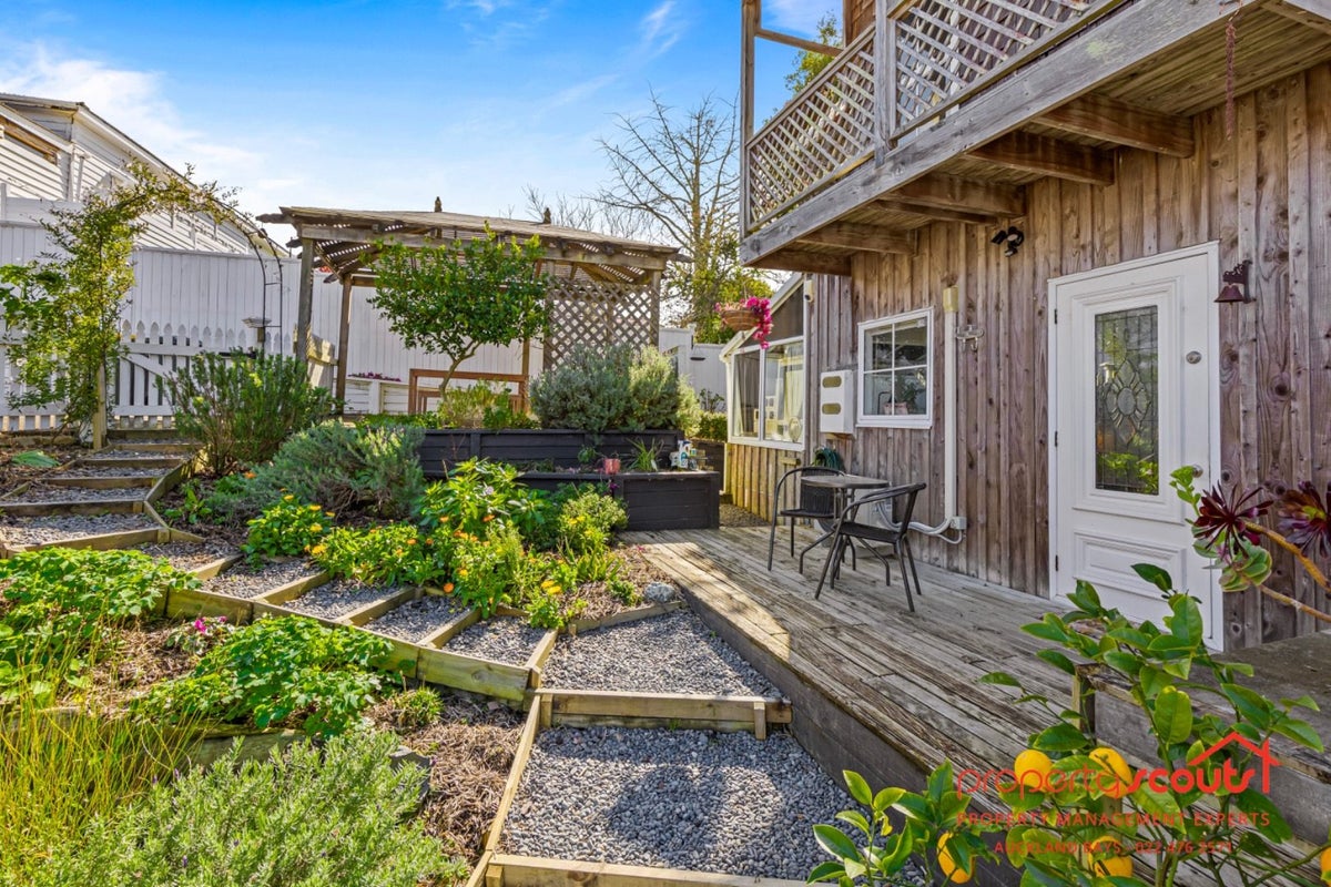 2/221 Rangatira Road, Beach Haven, Auckland - Carousel 2