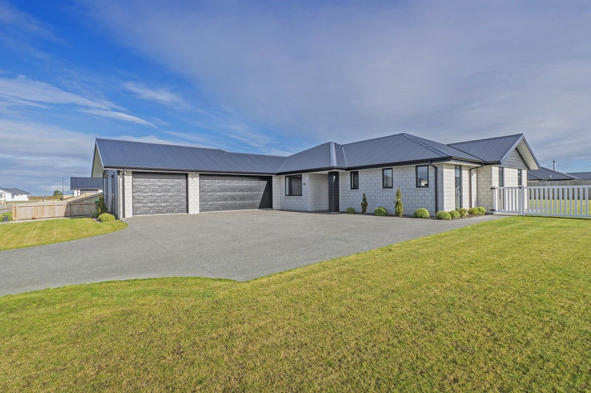 10 Merino Crescent, Kirwee, Kirwee - Carousel 2