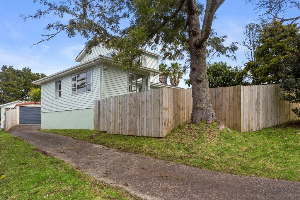 33 Castleton Street, Birkdale, Auckland - Carousel 2