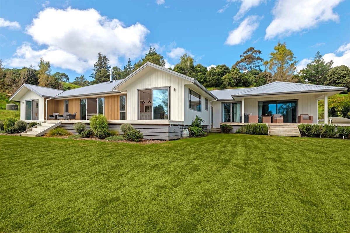 1B Oswald Street, Mangapapa, Gisborne - Carousel 1