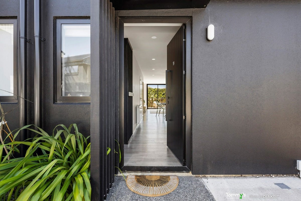 19/6 Bushland Grove, Paparangi, Wellington - Carousel 2