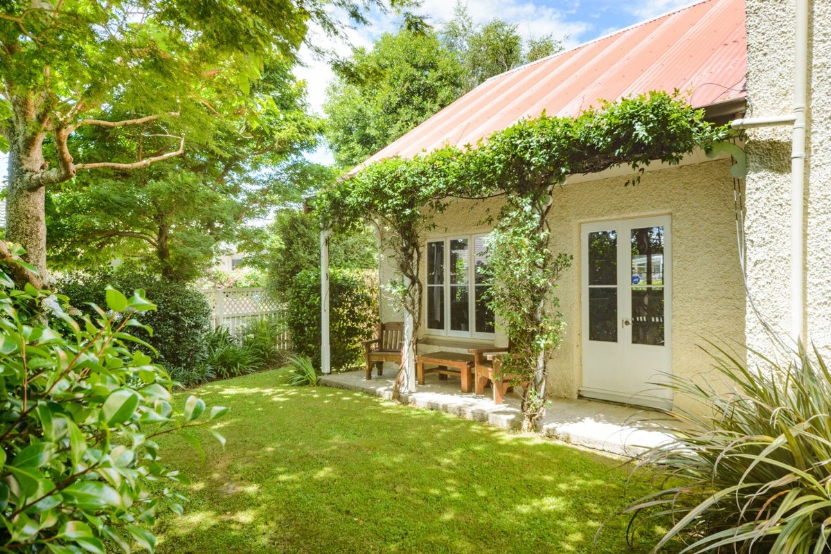 12 Astrid Court, Awapuni, Palmerston North - Carousel 1