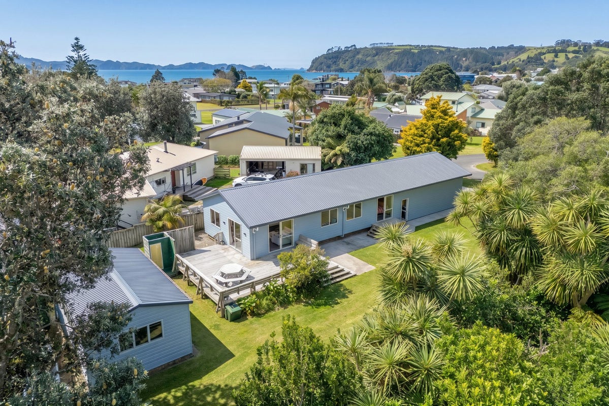 11 Martin Place, Cooks Beach, Thames-Coromandel, Waikato - Carousel 1