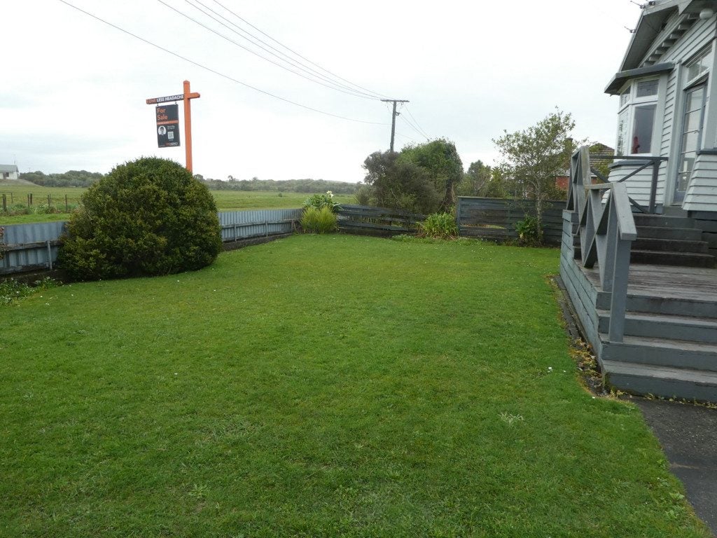 17 Nelson Quay, Cobden, Greymouth - Carousel 28