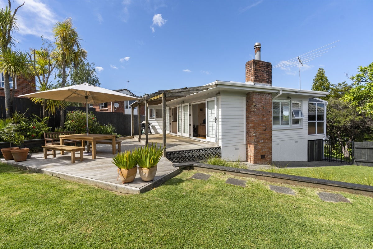 50 Northboro Road, Belmont, Auckland - Carousel 1