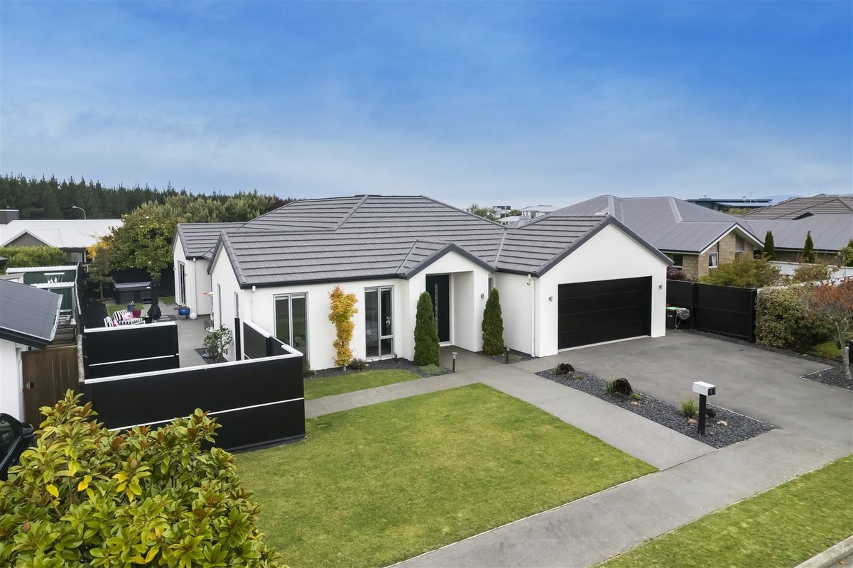 5 Torrey Pines, Waimairi Beach, Christchurch - Carousel 1