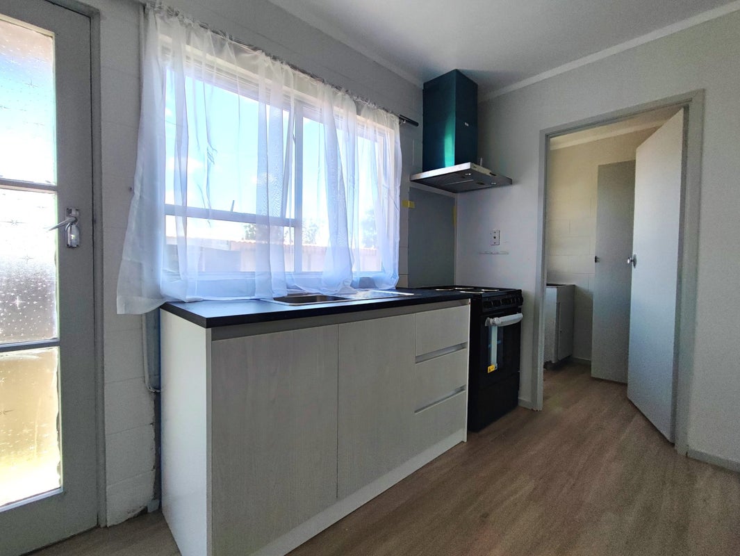 2 Paton Avenue, Te Atatu South, Auckland - Carousel 2