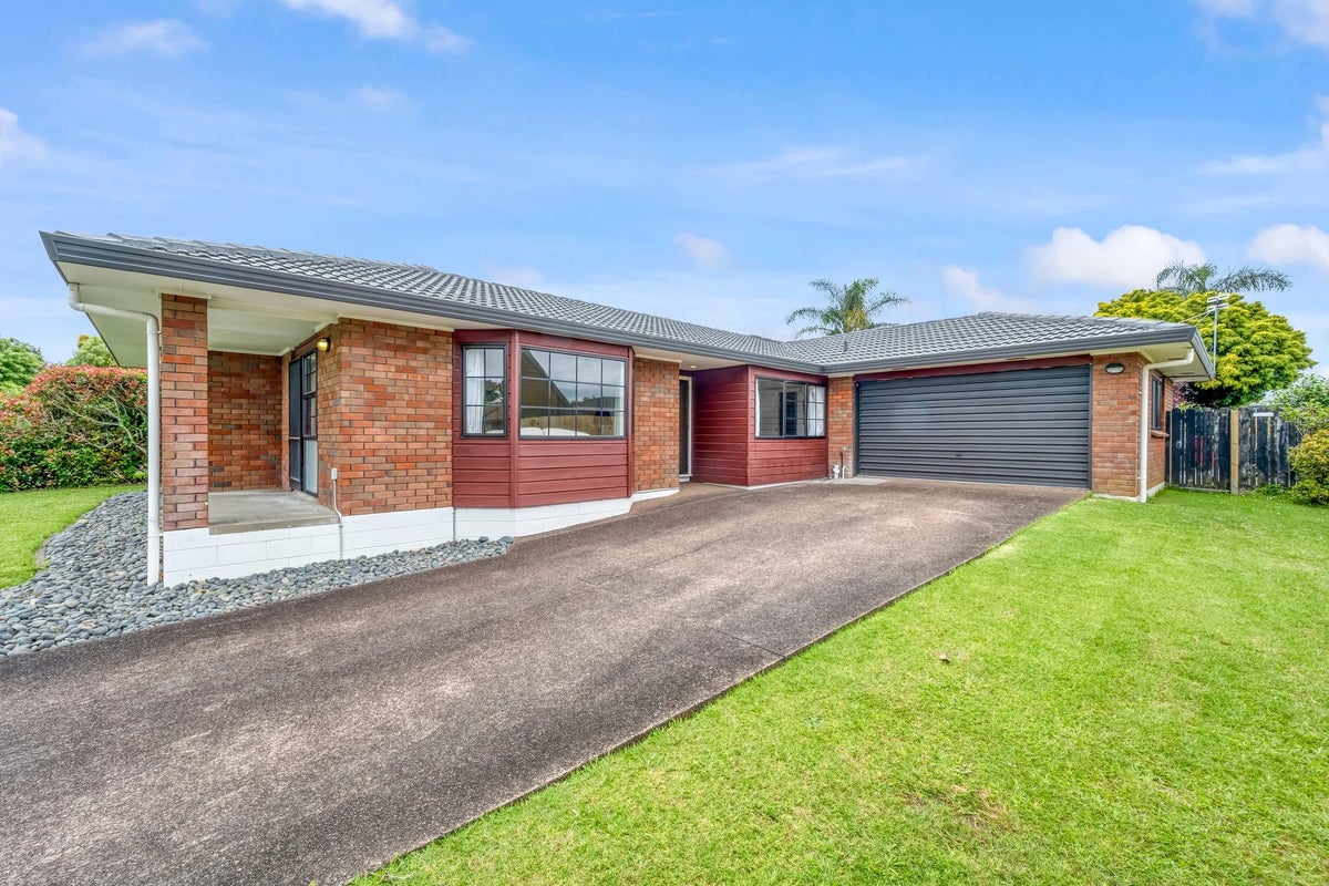 14 Golfland Drive, Golflands, Auckland - Carousel 2