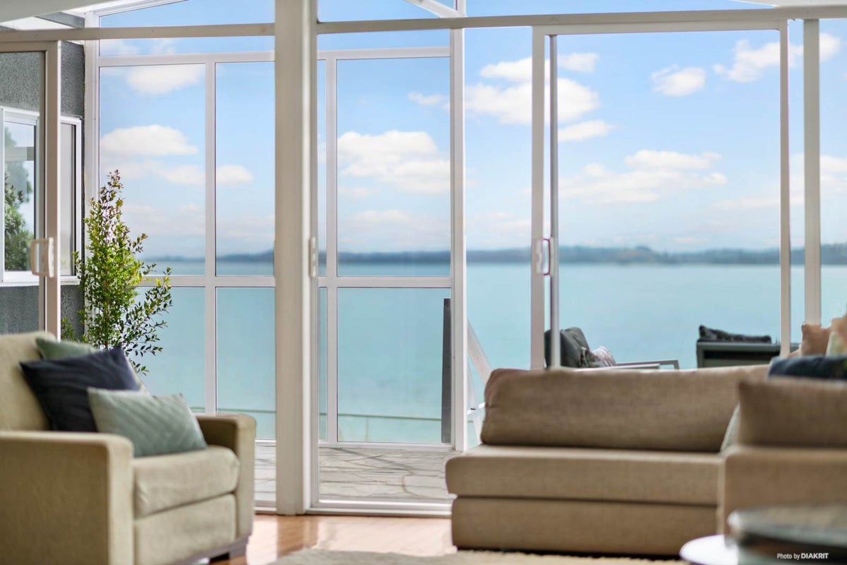 29 Pohutukawa Road, Beachlands, Auckland - Carousel 1