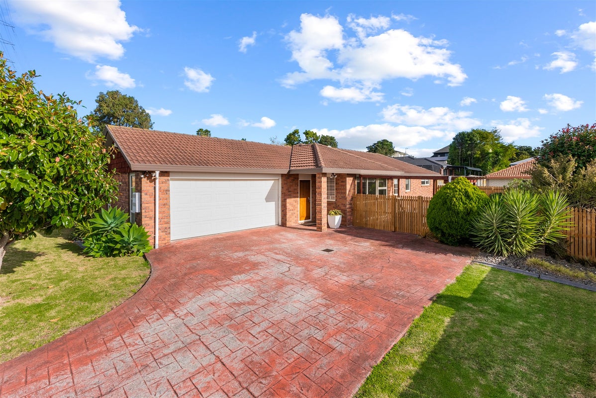 15 Mt Lebanon Crescent, The Gardens, Auckland - Carousel 1