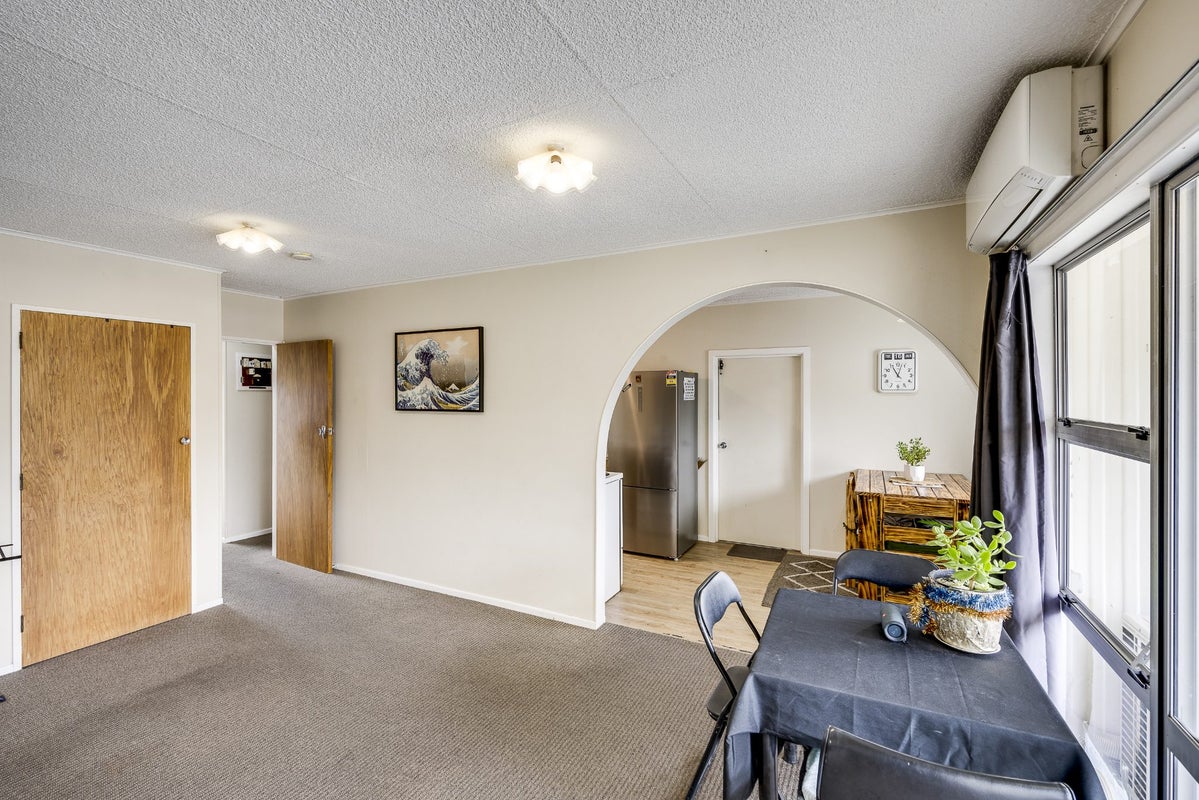2/11 Hereford Place, Tamatea, Napier - Carousel 1