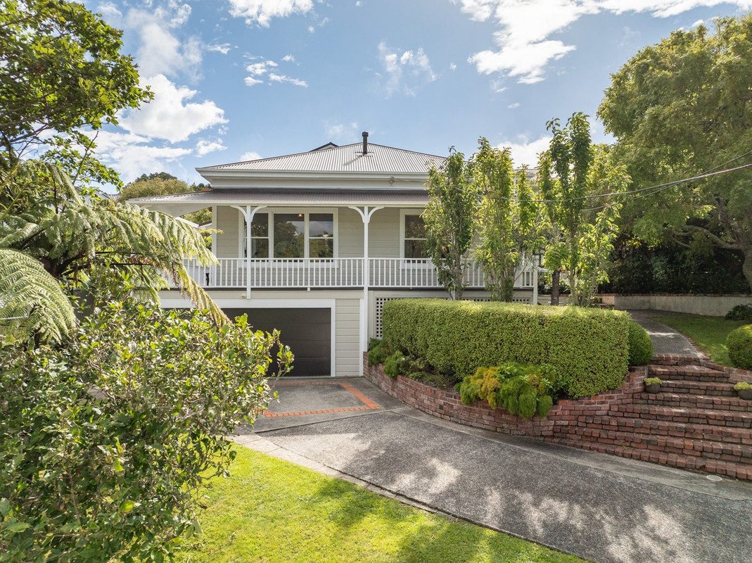34 Simla Crescent, Khandallah, Wellington - Carousel 1