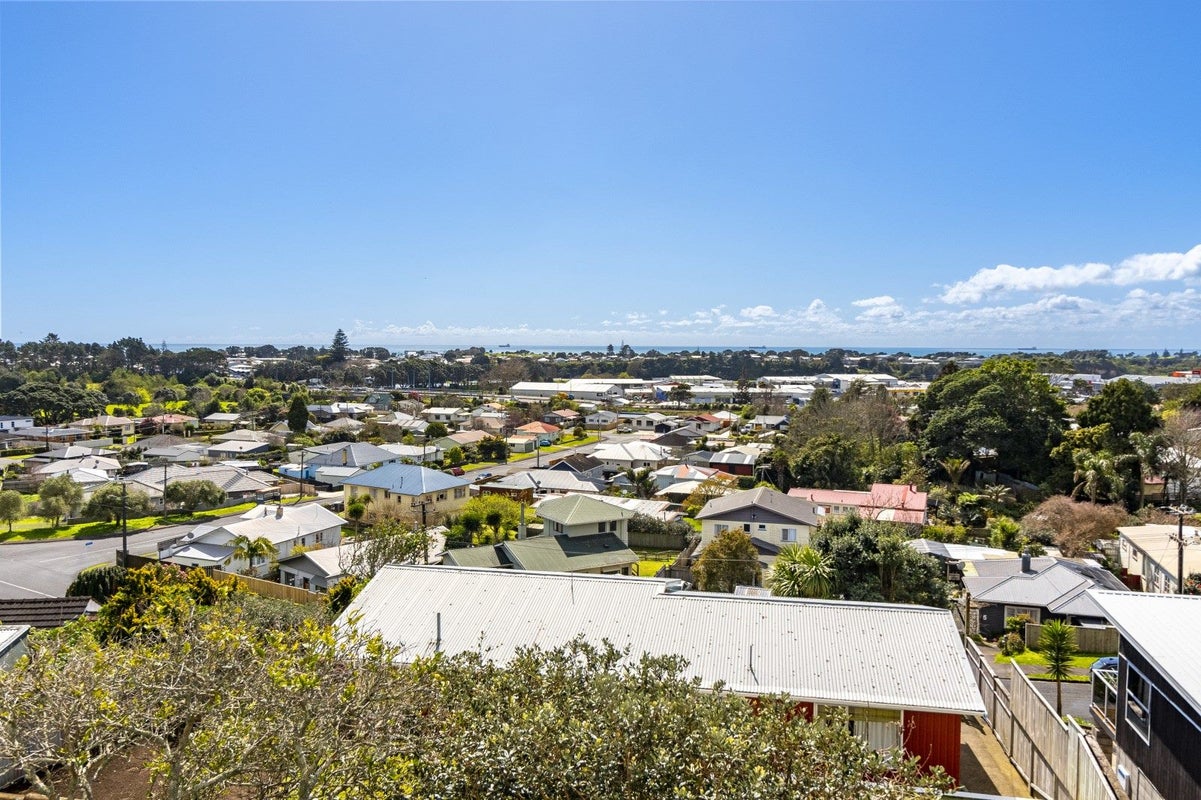 2 Alberta Road, Glen Avon, New Plymouth - Carousel 1