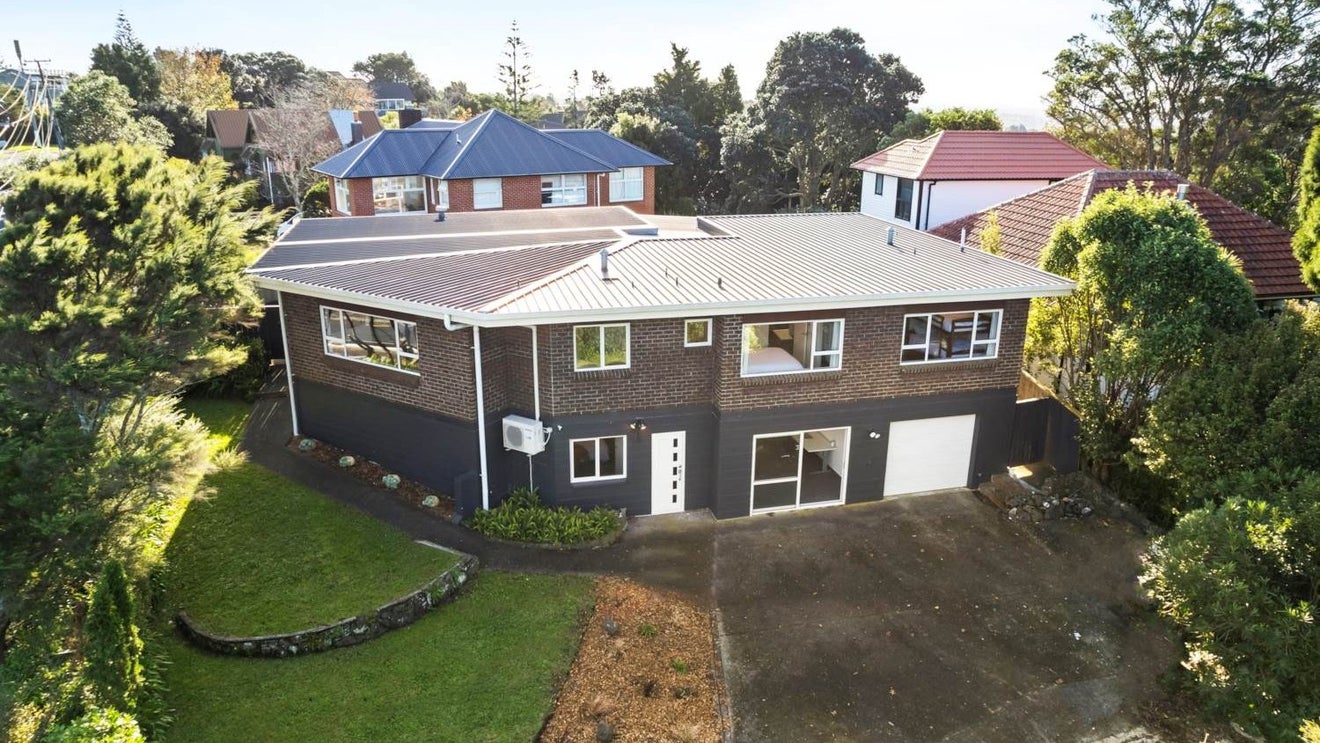 94 Pleasant Road, Titirangi, Auckland - Carousel 1