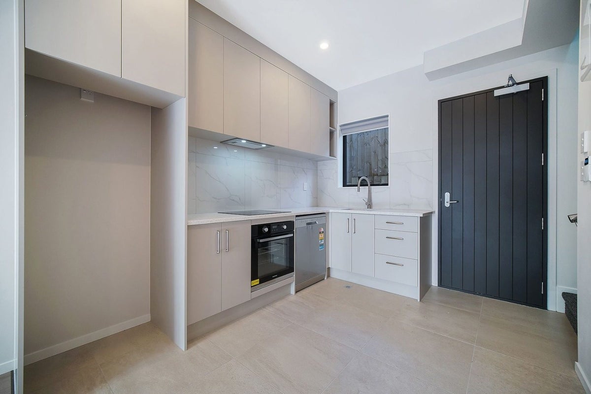 3/65 Moire Road, Massey, Auckland - Carousel 2
