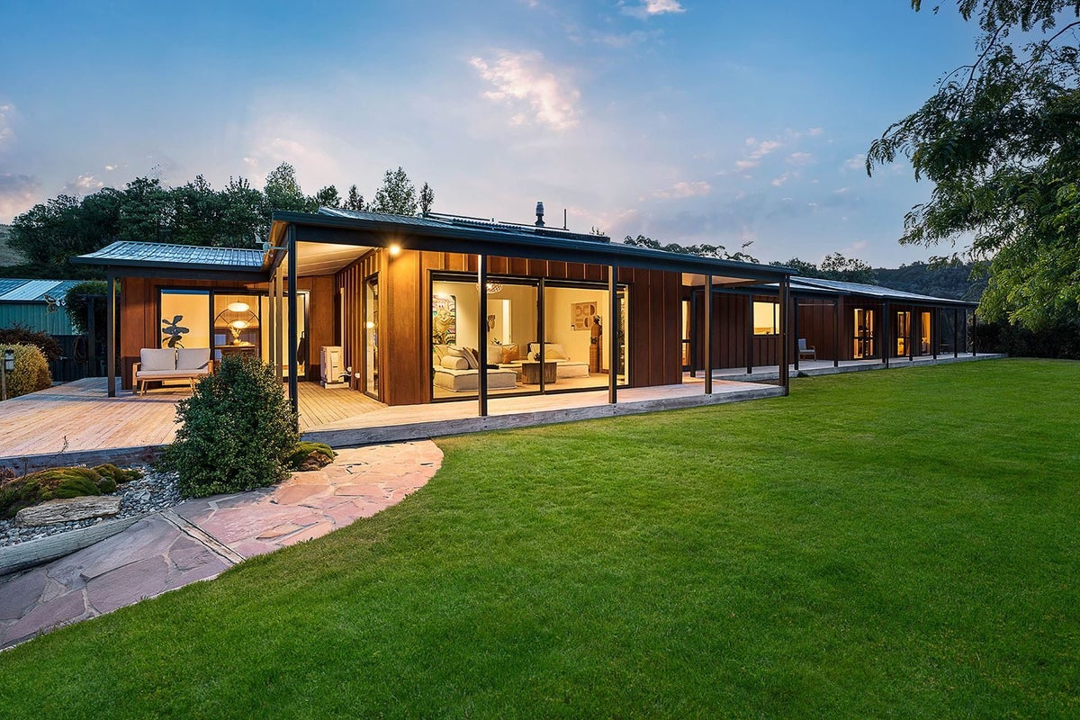 99 Redwood Park Road, Redwood Valley - Carousel 1