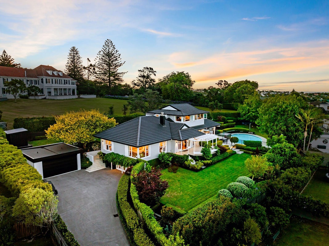 17 Vanessa Crescent, Glendowie, Auckland - Carousel 2