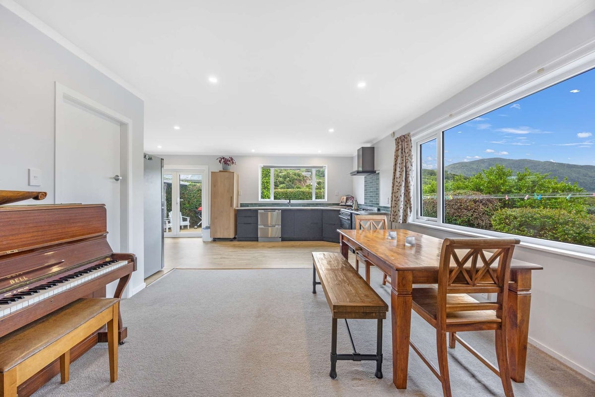 13 Stratton St, Normandale, Lower Hutt, Wellington - Carousel 2