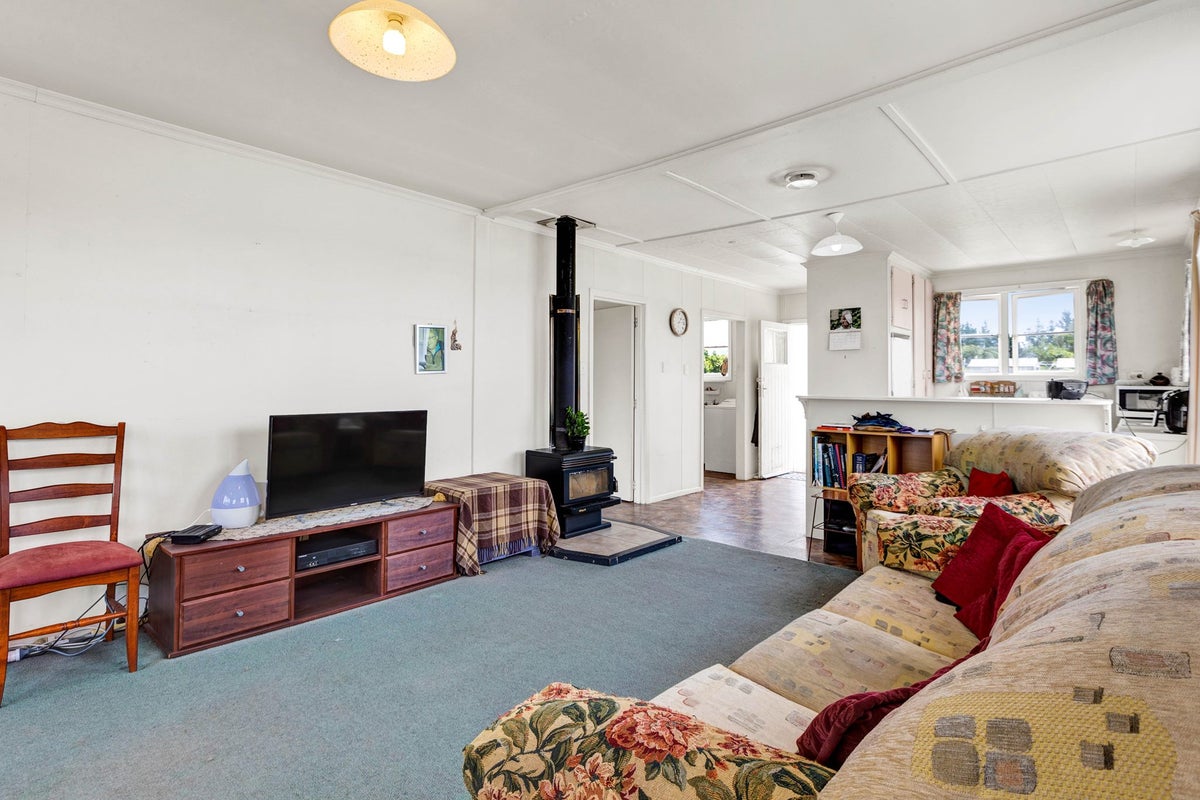 2 Denmark Terrace, Midhirst, Stratford - Carousel 2