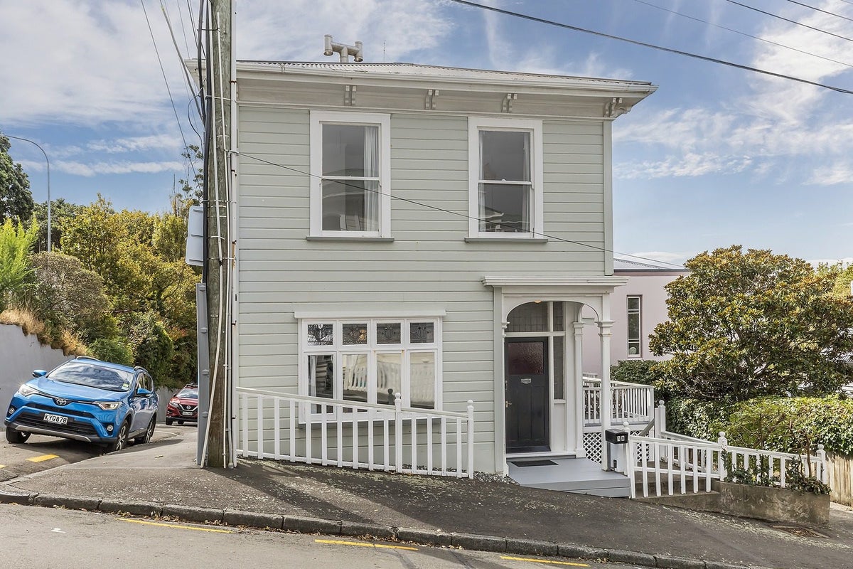 18 Newman Terrace, Thorndon, Wellington - Carousel 16