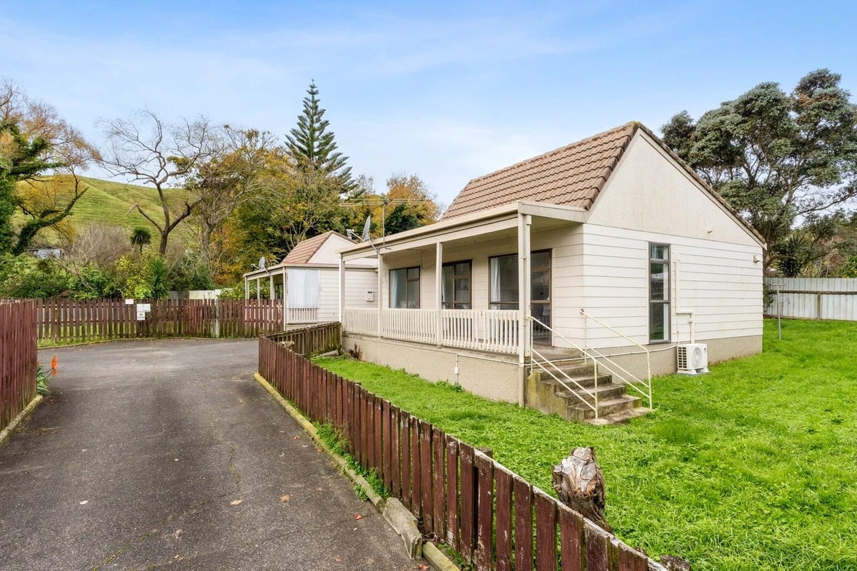13A Gillies Street, Outer Kaiti, Gisborne - Carousel 1