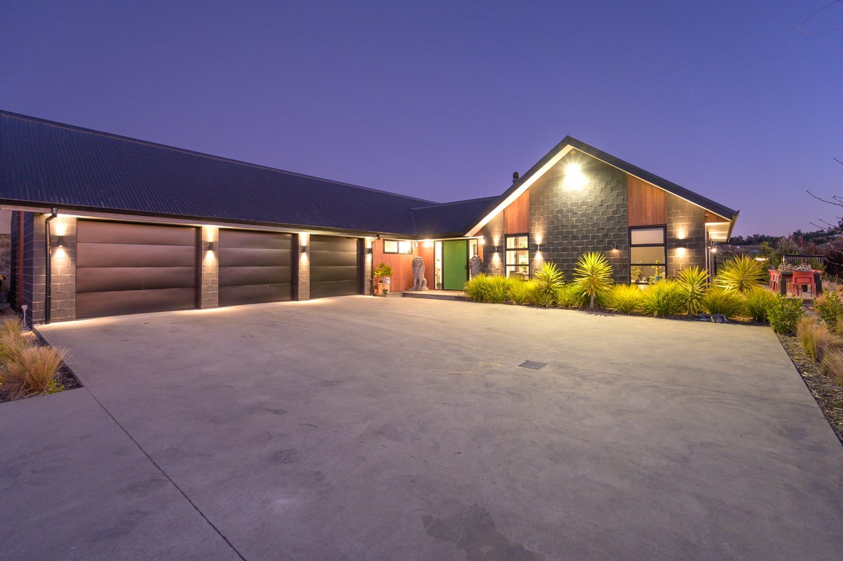 29 Redmill Road, Redwood Valley - Carousel 1