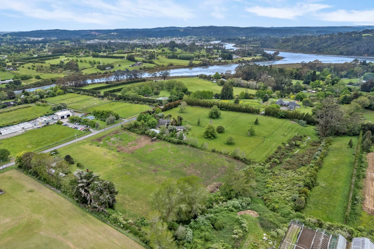 7 Bristol Road, Whenuapai, Auckland - Carousel 1