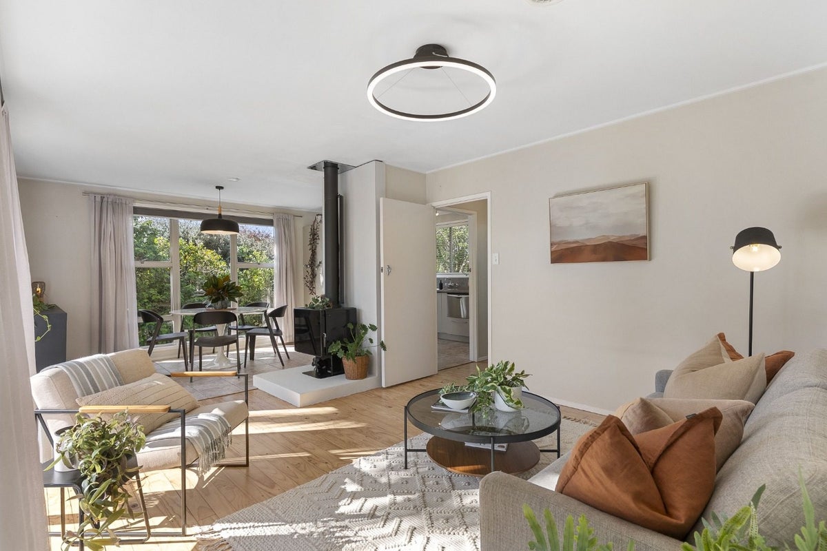 23 St Leonards Road, Kelston, Auckland - Carousel 2