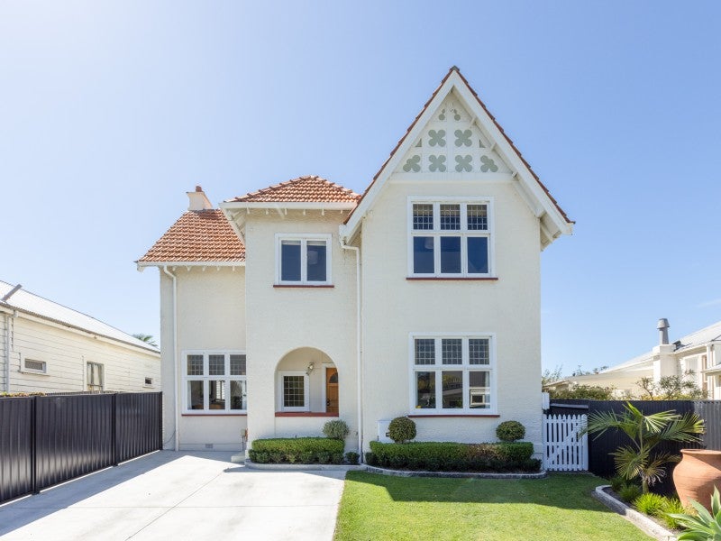 20 Cameron Road, Bluff Hill, Napier - Carousel 1