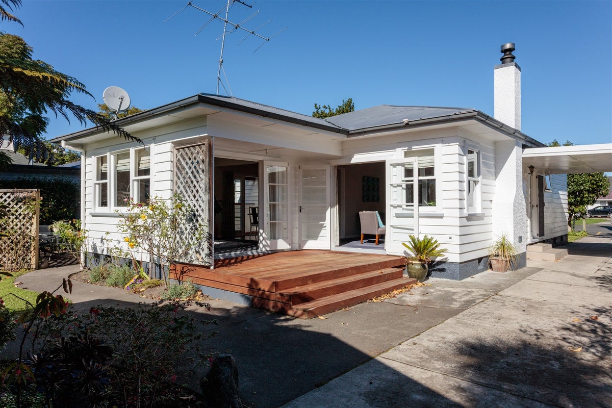 5 Central Street, Whataupoko, Gisborne - Carousel 1