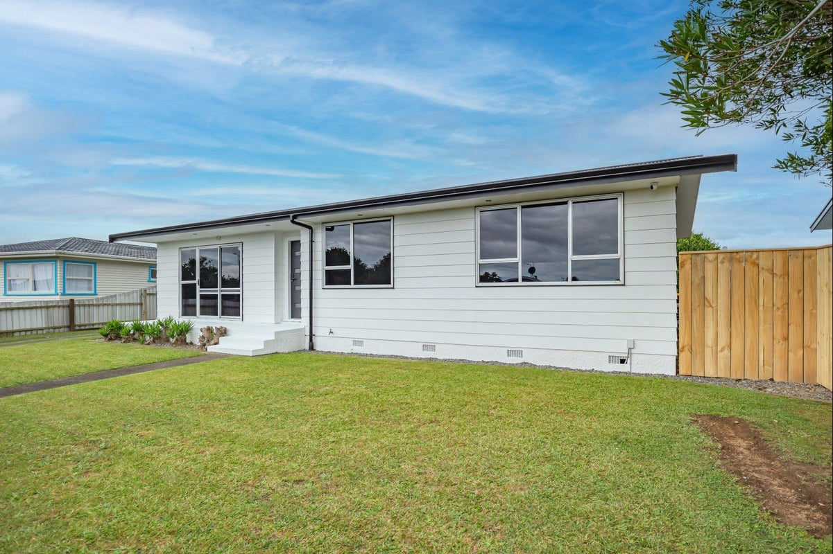 25 Solway Street, Levin, Levin - Carousel 2