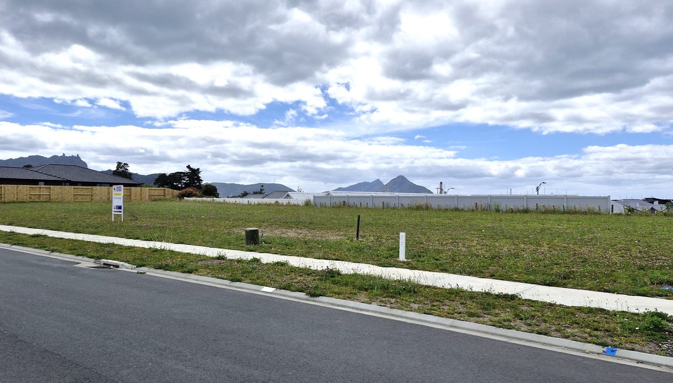 19 Te Taniwha Road, One Tree Point - Carousel 2