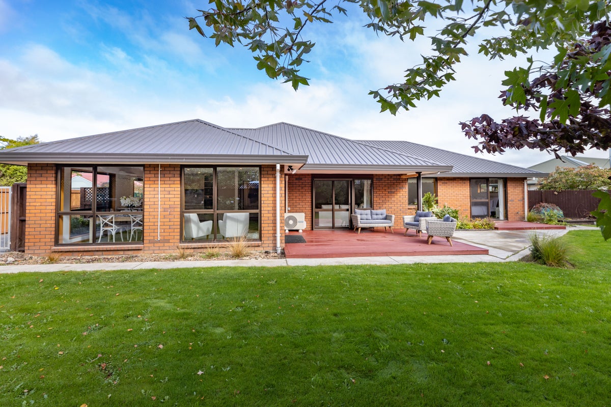 3 Stanton Place, Woodend, Woodend - Carousel 1