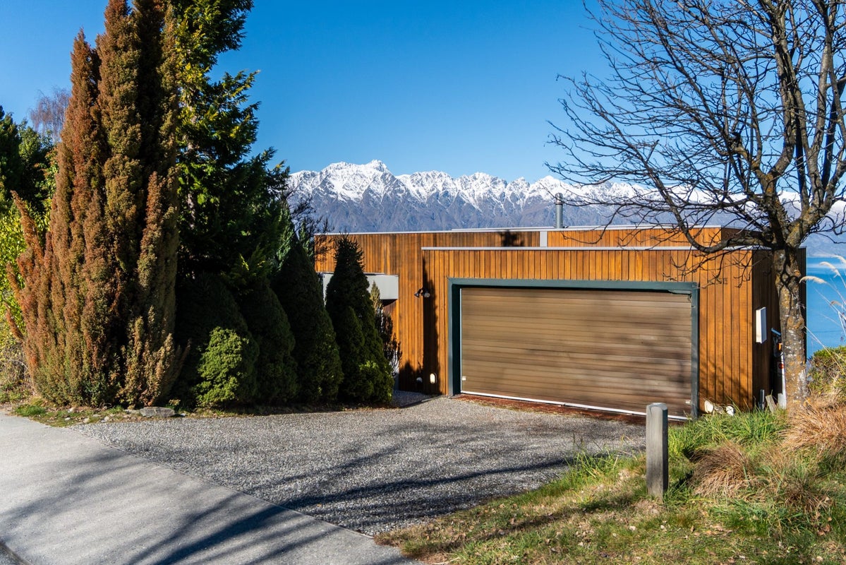 132 Wynyard Crescent, Fernhill, Queenstown - Carousel 20