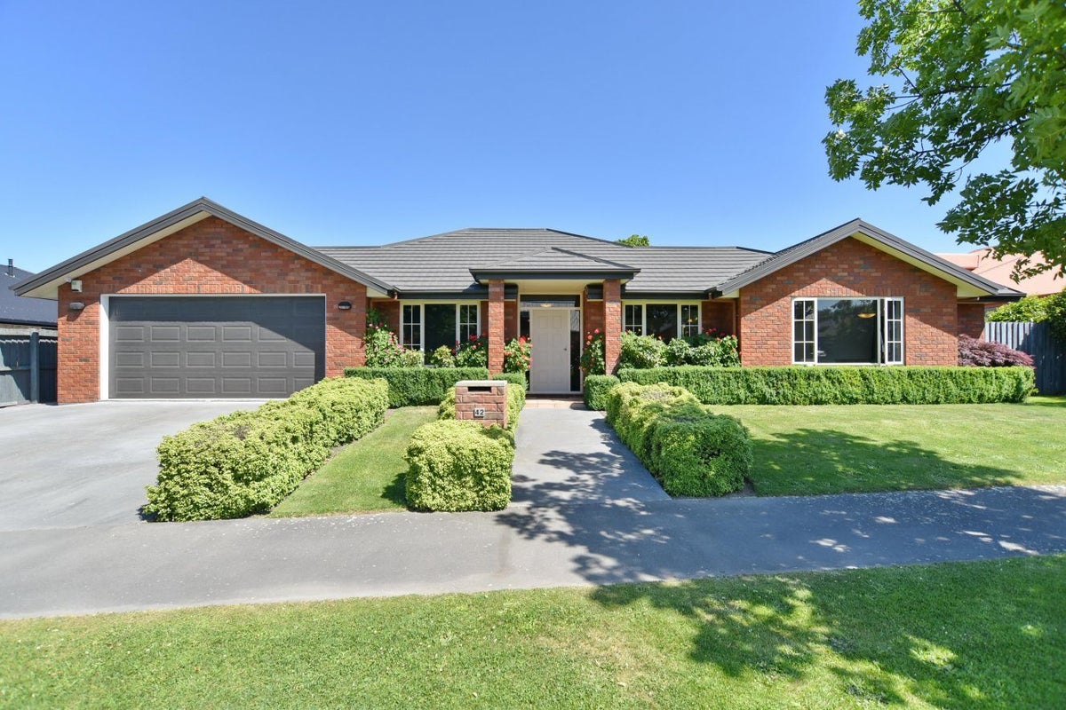 42 Woodhurst Drive, Casebrook, Christchurch - Carousel 1