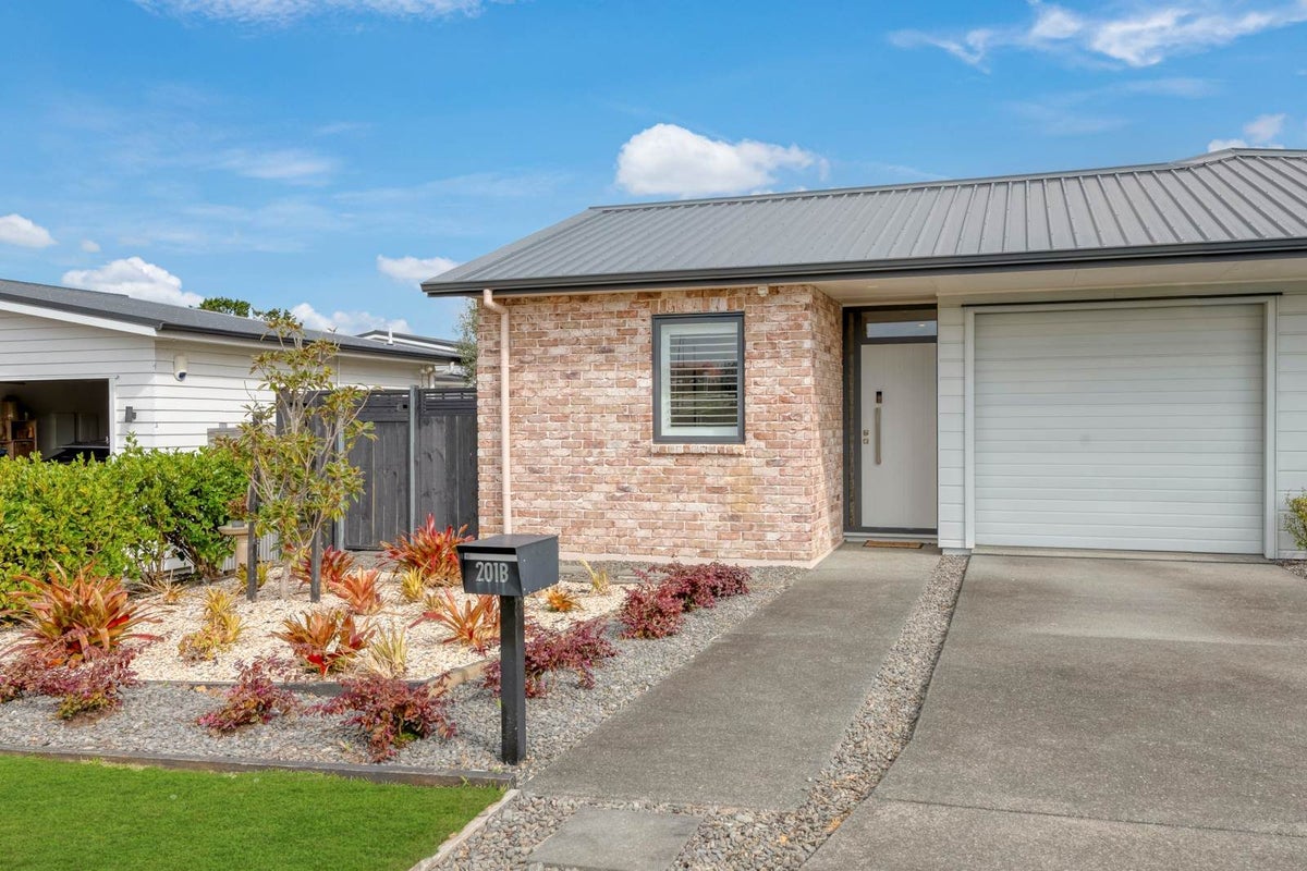 201B  Ninth View Avenue, Beachlands, Manukau City, Auckland - Carousel 1