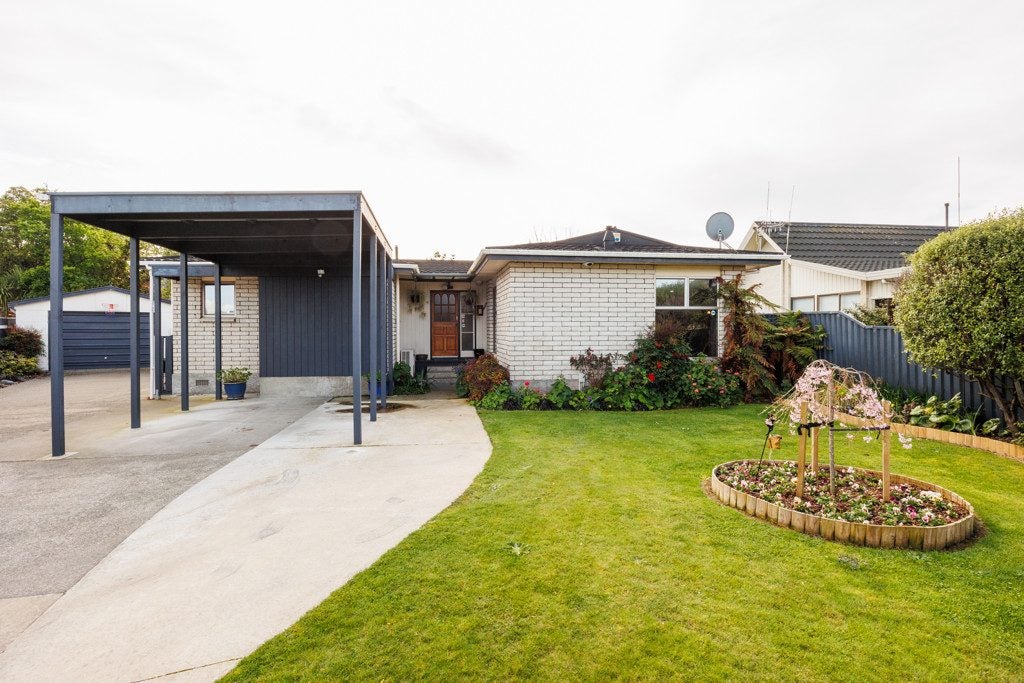 3 Geraldine Crescent, Cloverlea, Palmerston North - Carousel 21